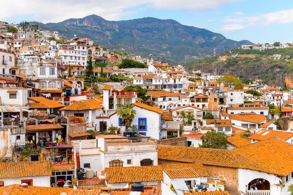 Taxco, Meksika - 28 Ekim 2016: Taxco, Meksika'nın havadan görünümü. Kasaba Gümüş ürünleri ile bilinir