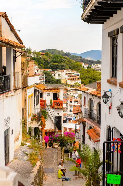 Taxco, Meksika - 28 Ekim 2016: Taxco Mimarisi, Meksika. Kasaba Gümüş ürünleri ile bilinir