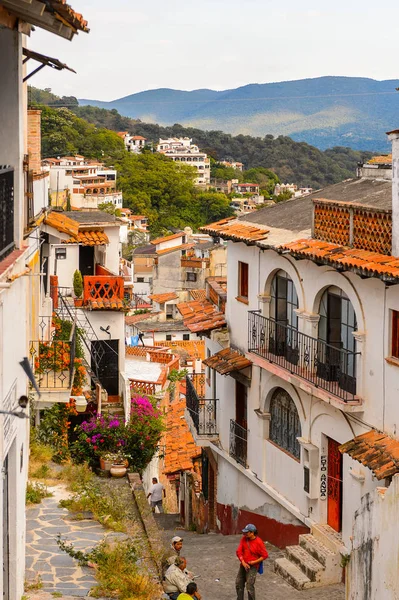 Taxco, Meksika - 28 Ekim 2016: Taxco Mimarisi, Meksika. Kasaba Gümüş ürünleri ile bilinir