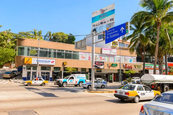 Acapulco, Meksika - 29 Ekim 2016: Meksika'nın Pasifik kıyısındaki Guerrero eyaletinde önemli bir liman olan Acapulco de Juarez'in mimarisi