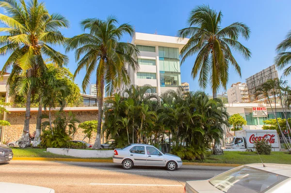 Acapulco, Meksika - 29 Ekim 2016: Meksika'nın Pasifik kıyısındaki Guerrero eyaletinde önemli bir liman olan Acapulco de Juarez'in mimarisi