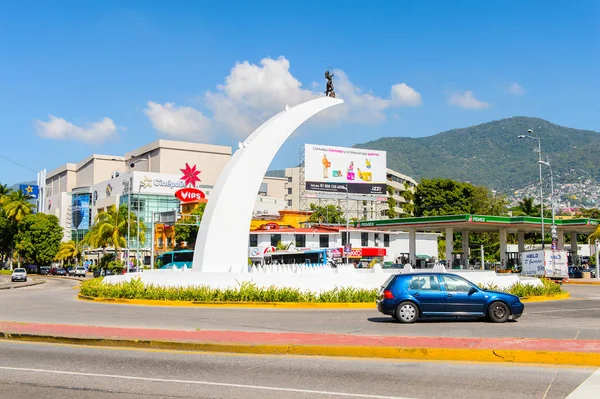 Acapulco, Meksika - 29 Ekim 2016: Meksika'nın Pasifik kıyısındaki Guerrero eyaletinde önemli bir liman olan Acapulco de Juarez'in mimarisi