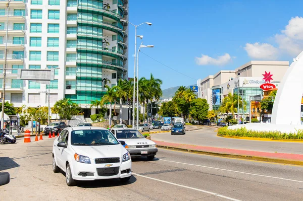 Acapulco, Meksika - 29 Ekim 2016: Meksika'nın Pasifik kıyısındaki Guerrero eyaletinde önemli bir liman olan Acapulco de Juarez'in mimarisi