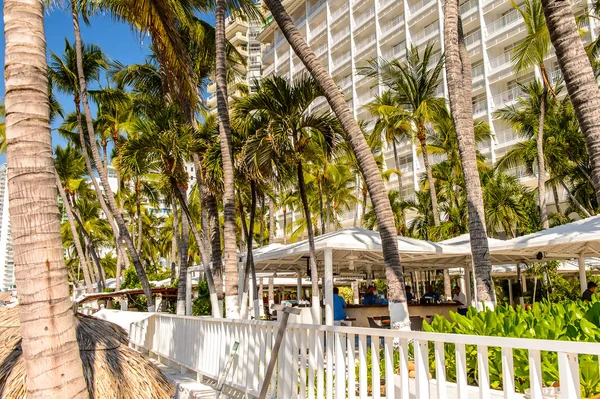 Acapulco, Meksika - 29 Ekim 2016: Hotel Elcano'nun Reastaurant'ı, Acapulco, Meksika. Av. Costera Miguel Aleman'da yer almaktadır.