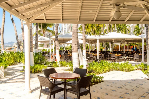 Acapulco, Meksika - 29 Ekim 2016: Hotel Elcano'nun Reastaurant'ı, Acapulco, Meksika. Av. Costera Miguel Aleman'da yer almaktadır.