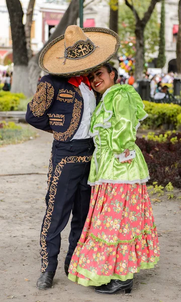 Puebla Mexique Oct 2016 Couple Mexicain Non Identifié Costumes Nationaux — Photo
