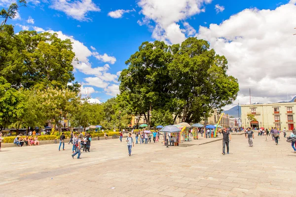 瓦哈卡 墨西哥 2016年10月31日 墨西哥瓦哈卡州的佐卡洛 主广场 该镇的名称来源于纳瓦特尔的名字华夏卡 — 图库照片