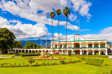 Santa Maria Del Tule, Meksika - 31 Ekim 2016: Santa Maria del Tule Belediye Binası, Meksika, Valles Centrales bölgesi. Adı bulrush anlamına gelen Nahuatl kelime 'tül' geliyor