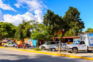 Santa Maria Del Tule, Meksika - 31 Ekim 2016: Santa Maria del Tule, Meksika, Valles Centrales bölgesinde bir sokağın güzel görünümü. Adı bulrush anlamına gelen Nahuatl kelime 'tül' geliyor