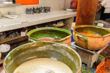 Oaxaca, Meksika - Kas 1, 2016: Restoran La Choza del Chef Oaxaca, ulusal Meksika yemekleri ile yer yerel çorbalar