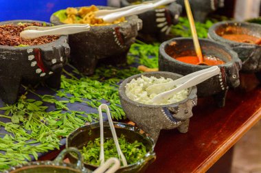 Oaxaca, Meksika - Kas 1, 2016: Ingridients Restoran La Choza del Chef Oaxaca, ulusal Meksika yemekleri ile yer