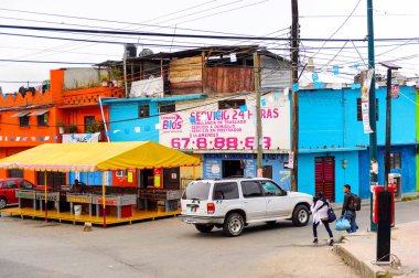San Cristobal De Las Casas, Meksika - 1 Kasım 2016: San Cristobal de las Casas'ın renkli mimarisi, Chiapas eyaletinin Orta Dağlık bölgesinde yer alan şehir, Meksika