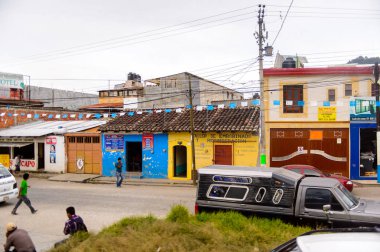 San Cristobal De Las Casas, Meksika - 1 Kasım 2016: San Cristobal de las Casas'ın renkli mimarisi, Chiapas eyaletinin Orta Dağlık bölgesinde yer alan şehir, Meksika