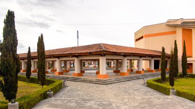 San Cristobal De Las Casas, Meksika - 1 Kasım 2016: San Cristobal de las Casas'taki Dominguez kardeşler merkezi, Chiapas eyaletinin Orta Dağlık bölgesinde yer alan kasaba, Meksika