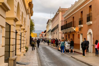 San Cristobal De Las Casas, Meksika - 1 Kasım 2016: San Cristobal de las Casas'ın mimarisi, Chiapas eyaletinin Orta Dağlık bölgesinde yer alan şehir, Meksika