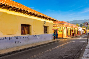 San Cristobal De Las Casas, Meksika - 1 Kasım 2016: San Cristobal de las Casas'ın mimarisi, Chiapas eyaletinin Orta Dağlık bölgesinde yer alan şehir, Meksika