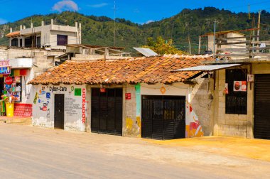 Zinacantan, Meksika - Kas 2, 2016:Zinacantan ana caddenin mimarisi, Chiapas eyaleti, Meksika. Kasaba yerli Tzotzil Maya insanlar tarafından iskan edilir