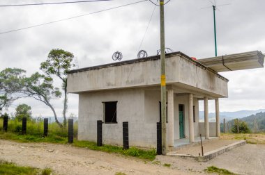 Chiapas, Meksika - Kas 2, 2016: Meksika Chiapas eyaletinde maya köylerinden biri. Burada maya kökenli gerçek insanlar canlı