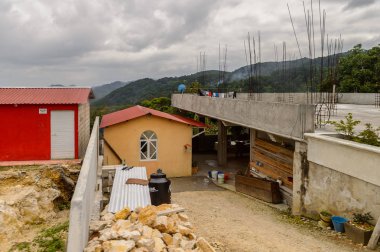 Chiapas, Meksika - Kas 2, 2016: Meksika Chiapas eyaletinde maya köylerinden biri. Burada maya kökenli gerçek insanlar canlı