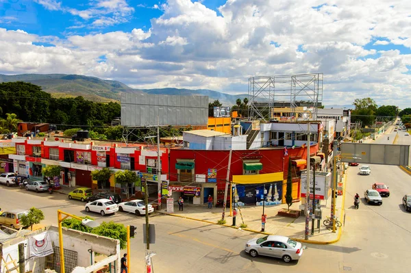 瓦哈卡 墨西哥 2016 墨西哥瓦哈卡德华雷斯建筑的鸟瞰图 该镇的名称来源于纳瓦特尔的名字华夏卡 — 图库照片