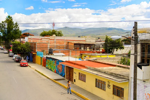 Oaxaca, Meksika - 31 Ekim 2016: Oaxaca de Juarez, Meksika mimarisinin havadan görünümü. Kasabanın adı Nahuatl adı Huaxyacac türetilmiştir