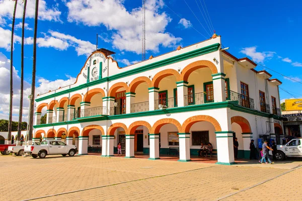 圣玛丽亚德尔图勒 墨西哥 2016年10月31日 墨西哥圣玛丽亚德尔图勒市政厅 瓦莱斯中央区 这个名字来自纳瓦特尔这个词 Tulle 意思是 — 图库照片