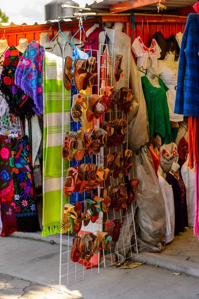 Мехико Октября Рынок Оригинальными Традиционными Мексиканскими Сувенирами Одеждой Которые Пользуются — стоковое фото