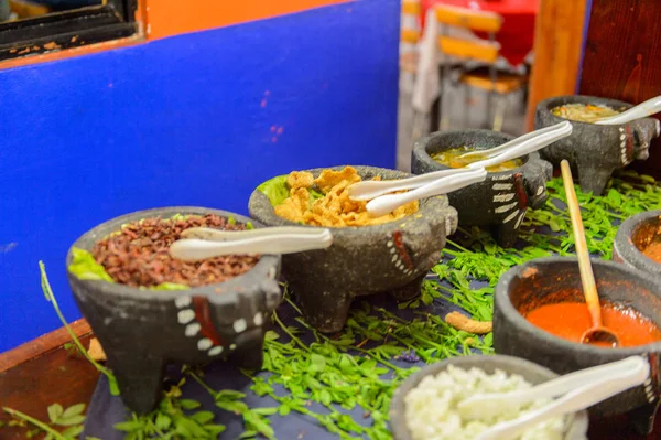 Oaxaca, Meksika - Kas 1, 2016: Ingridients Restoran La Choza del Chef Oaxaca, ulusal Meksika yemekleri ile yer