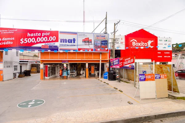 San Cristobal De Las Casas, Meksika - 1 Kasım 2016: San Cristobal de las Casas'ta Boxito mağazası, Chiapas eyaletinin Orta Dağlık bölgesinde yer alan kasaba, Meksika