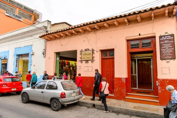 圣克里斯托瓦尔德拉斯卡萨 墨西哥 2016年11月1日 圣克里斯托瓦尔德拉斯卡萨的街道和建筑 位于墨西哥恰帕斯州中部高地地区的城镇 — 图库照片