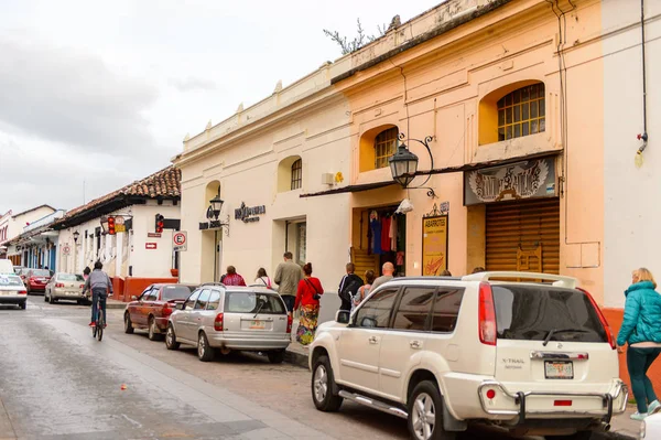 圣克里斯托瓦尔德拉斯卡萨 墨西哥 2016年11月1日 圣克里斯托瓦尔德拉斯卡萨的街道和建筑 位于墨西哥恰帕斯州中部高地地区的城镇 — 图库照片