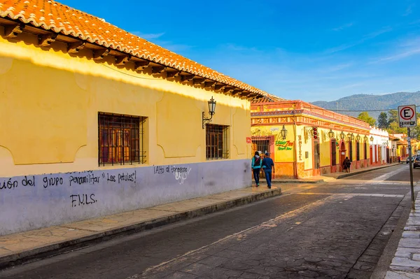 圣克里斯托瓦尔德拉斯卡萨 墨西哥 2016年11月1日 位于墨西哥恰帕斯州中部高地地区的圣克里斯托瓦尔 德拉斯卡萨镇建筑 — 图库照片