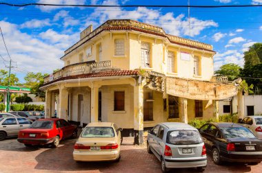 Yucatan, Meksika - 4 Kasım 2016: Meksika'nın Yucatan eyaletinin başkenti ve en büyük şehri Merida'nın mimarisi