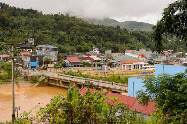 Bac Ha, Vietnam - 21 Eylül 2014: Bac Ha Market, güzel renkli azınlıklar kostümleri giyen insanlar ile büyük bir Pazar pazarı tarafından ünlü Bac Ha şehir