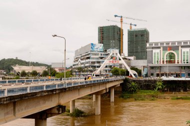 Lao Cai, Vietnam - 21 Eylül 2014: Uluslararası yönetim kurulu noktası Lao Cai Çin tarafı (Vietnam) - Ha Khau (Çin), Çin biri - Vietnam Uluslararası yatılı