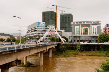 Lao Cai, Vietnam - 21 Eylül 2014: Uluslararası yönetim kurulu noktası Lao Cai Çin tarafı (Vietnam) - Ha Khau (Çin), Çin biri - Vietnam Uluslararası yatılı