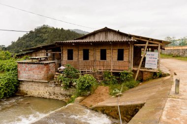 Ta Phin, Lao Cai, Vietnam - 21 Eylül 2014: Ta Phin köyündeki ev. Ta Phin köyü burada yaşayan Kızıl Dao insanların azınlık etnik grup nedeniyle ünlü