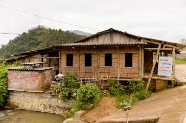 Ta Phin, Lao Cai, Vietnam - 21 Eylül 2014: Ta Phin köyündeki ev. Ta Phin köyü burada yaşayan Kızıl Dao insanların azınlık etnik grup nedeniyle ünlü