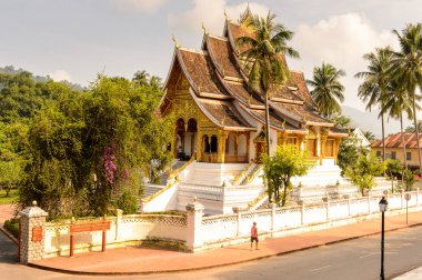 Luang Prabang, Laos - 26 Eylül 2014: Luang Prabang Ulusal müze kompleksinin Haw Pha Bang Buddha tapınağı, Laos. Unesco Dünya Mirası'nın bir parçası