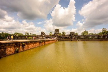 Angkor, Siem Reap Province, Kamboçya - 27 Eylül 2014: Angkor Wat, dünyanın en büyük dini anıtı, Unesco Dünya Mirası