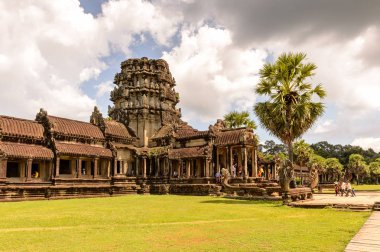Angkor, Siem Reap Province, Kamboçya - 27 Eylül 2014: Angkor Wat, dünyanın en büyük dini anıtı, Unesco Dünya Mirası