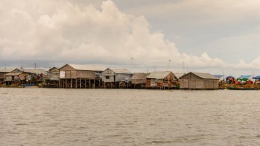 Lake Tonle Sap, Combodia - 28 Eylül 2014: Tonle Sap Gölü, Güneydoğu Asya'nın en büyük tatlı su gölü, 1997'den beri Unesco biyosferi