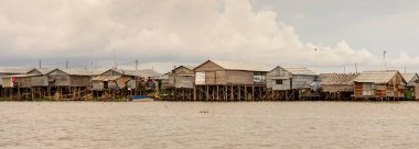 Lake Tonle Sap, Combodia - 28 Eylül 2014: Tonle Sap Gölü, Güneydoğu Asya'nın en büyük tatlı su gölü, 1997'den beri Unesco biyosferi