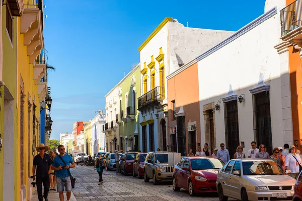 Palenque, Meksika - 4 Kasım 2016: Palenque, Meksika'daki evler. Chiapas eyaletinin en fakir şehridir..