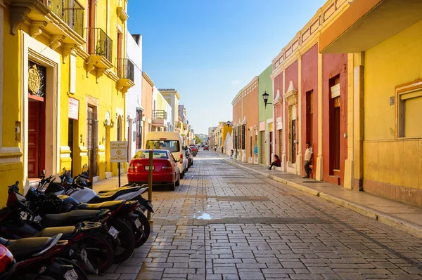 Palenque, Meksika - 4 Kasım 2016: Palenque, Meksika'daki evler. Chiapas eyaletinin en fakir şehridir..