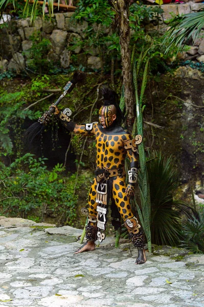 Xcaret Mexico Nov 2015 Unidentified Man Wears Costume Maya Indian — Stock Photo, Image