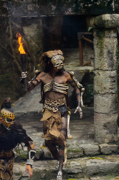 Xcaret Mexico Nov 2015 Unidentified Man Wears Costume Maya Indian — Stock Photo, Image