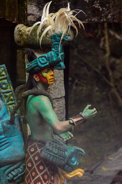 Xcaret Mexico Nov 2015 Unidentified Man Wears Costume Maya Indian — Stock Photo, Image