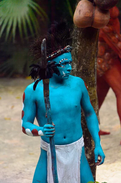 Xcaret Mexico Nov 2015 Unidentified Man Blue Body Paint Dressed — стоковое фото