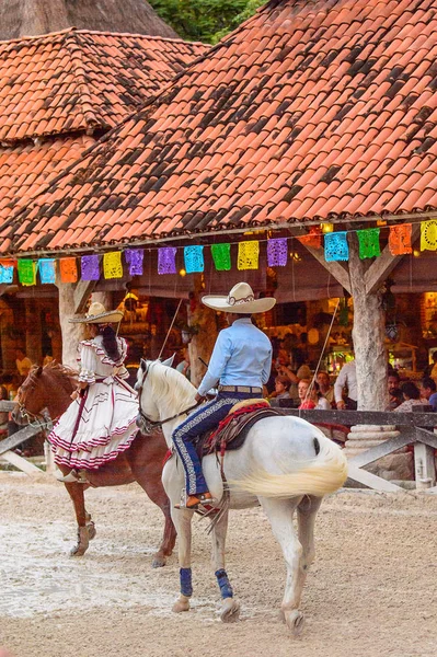 Xcaret Mexico Nov 2016 Unidentified Mexican Cowboy Rides Horse Shows — Stock Photo, Image